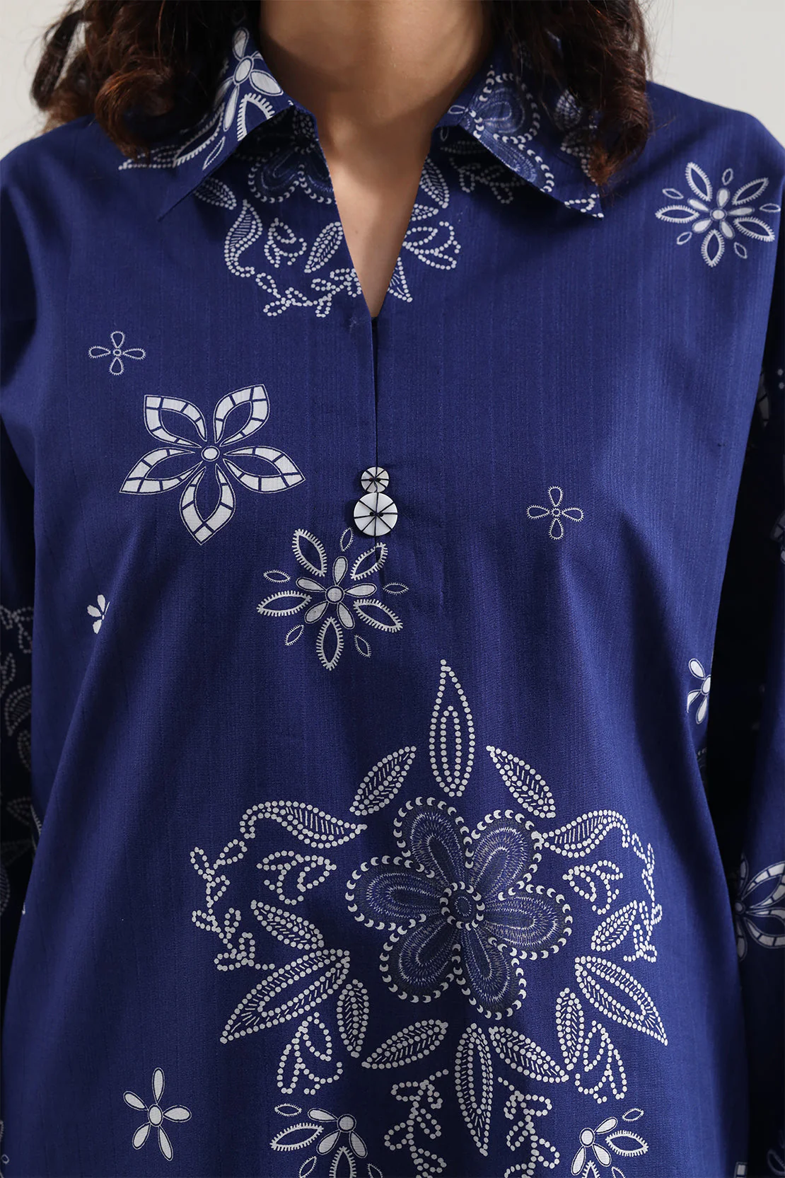 Unstitched Printed Self Strip Lawn 3 Piece - Image 3