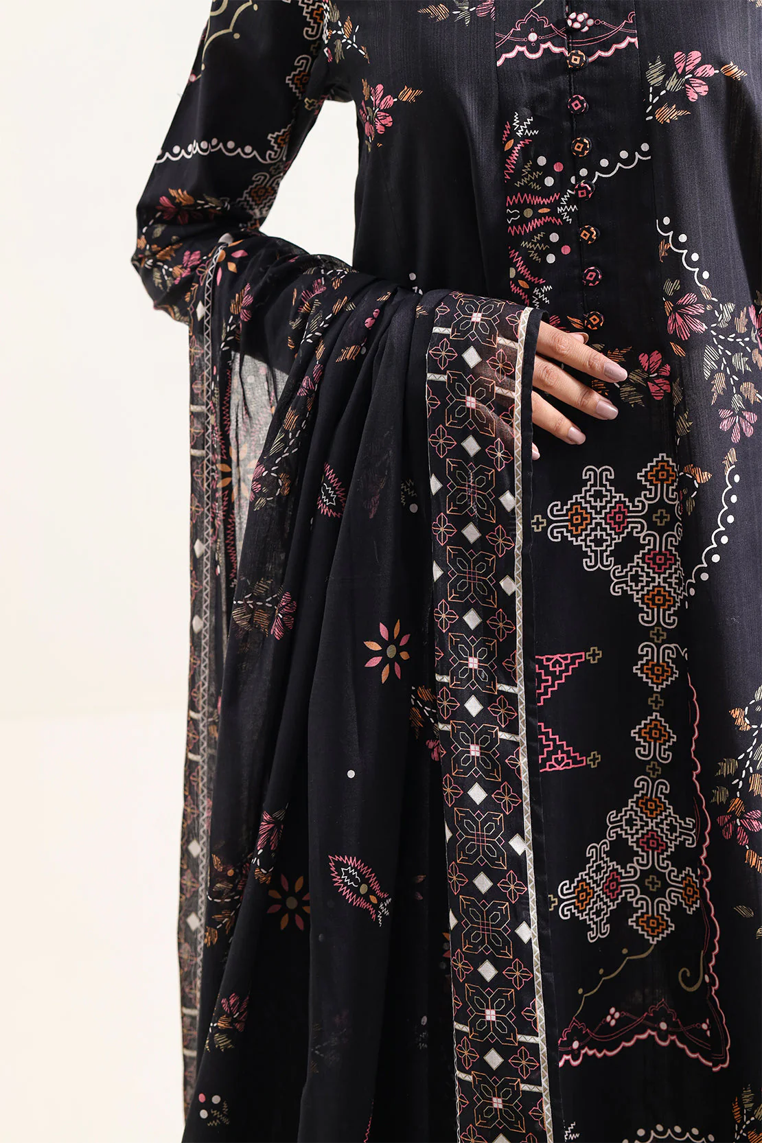 Unstitched Printed Self Strip Lawn 3 Piece - Image 4
