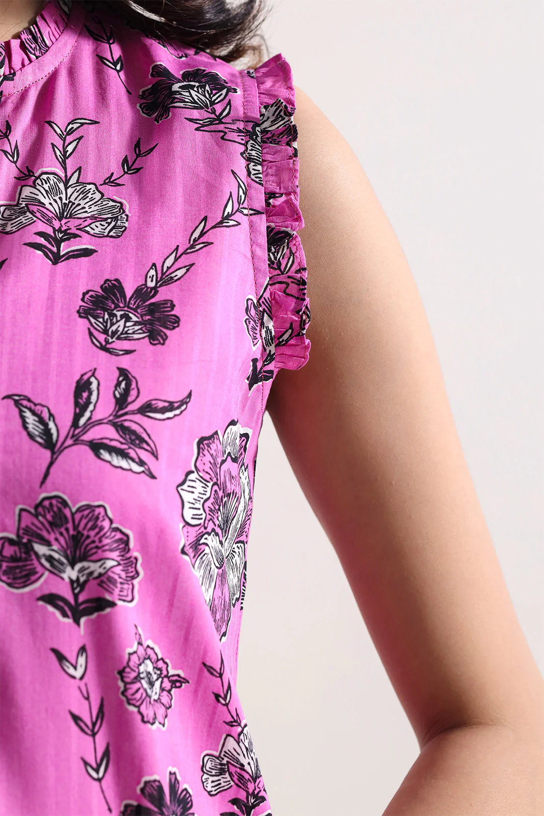 Unstitched Printed Self Strip Lawn 3 Piece - Image 5