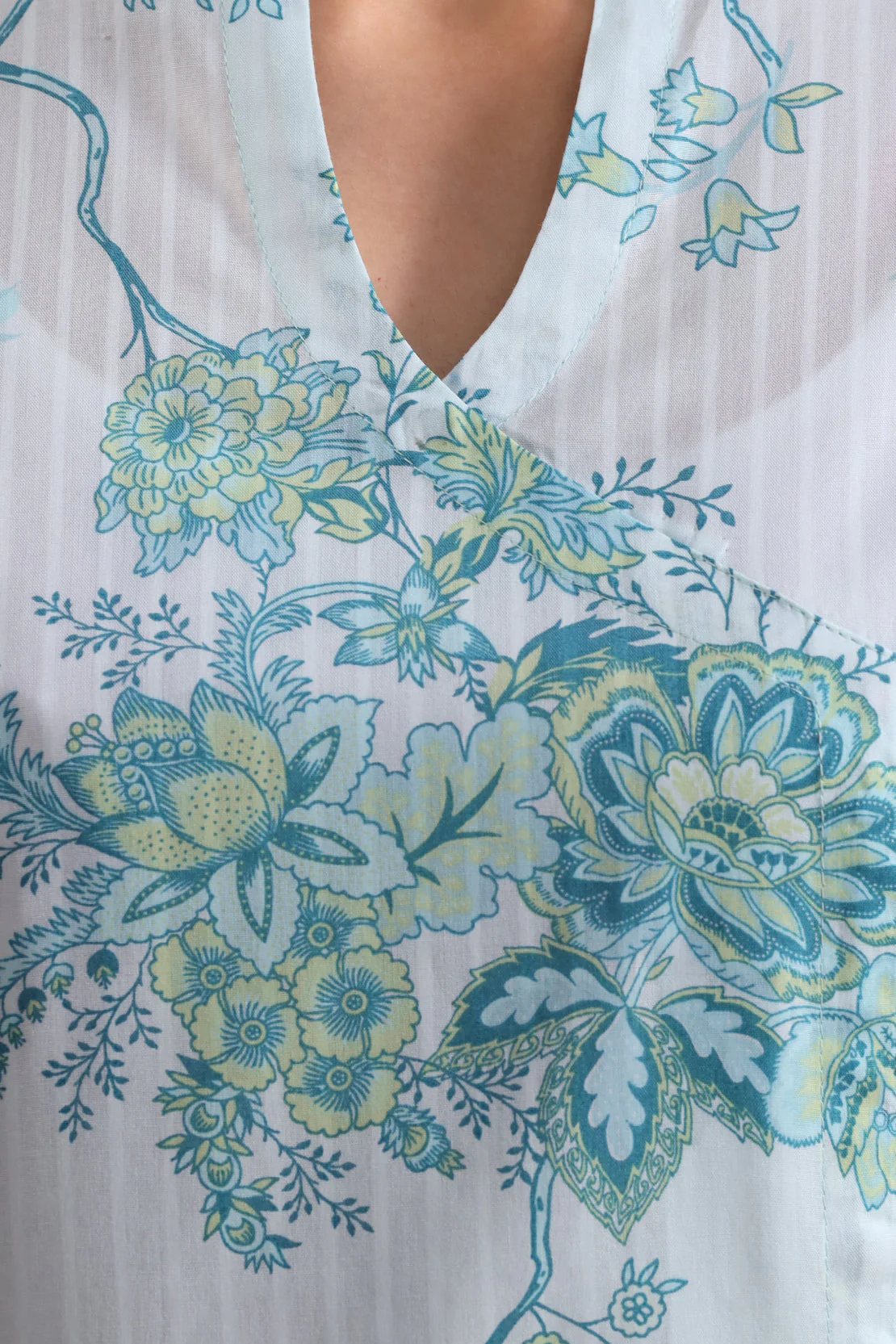 Unstitched Printed Self Strip Lawn 3 Piece - Image 4