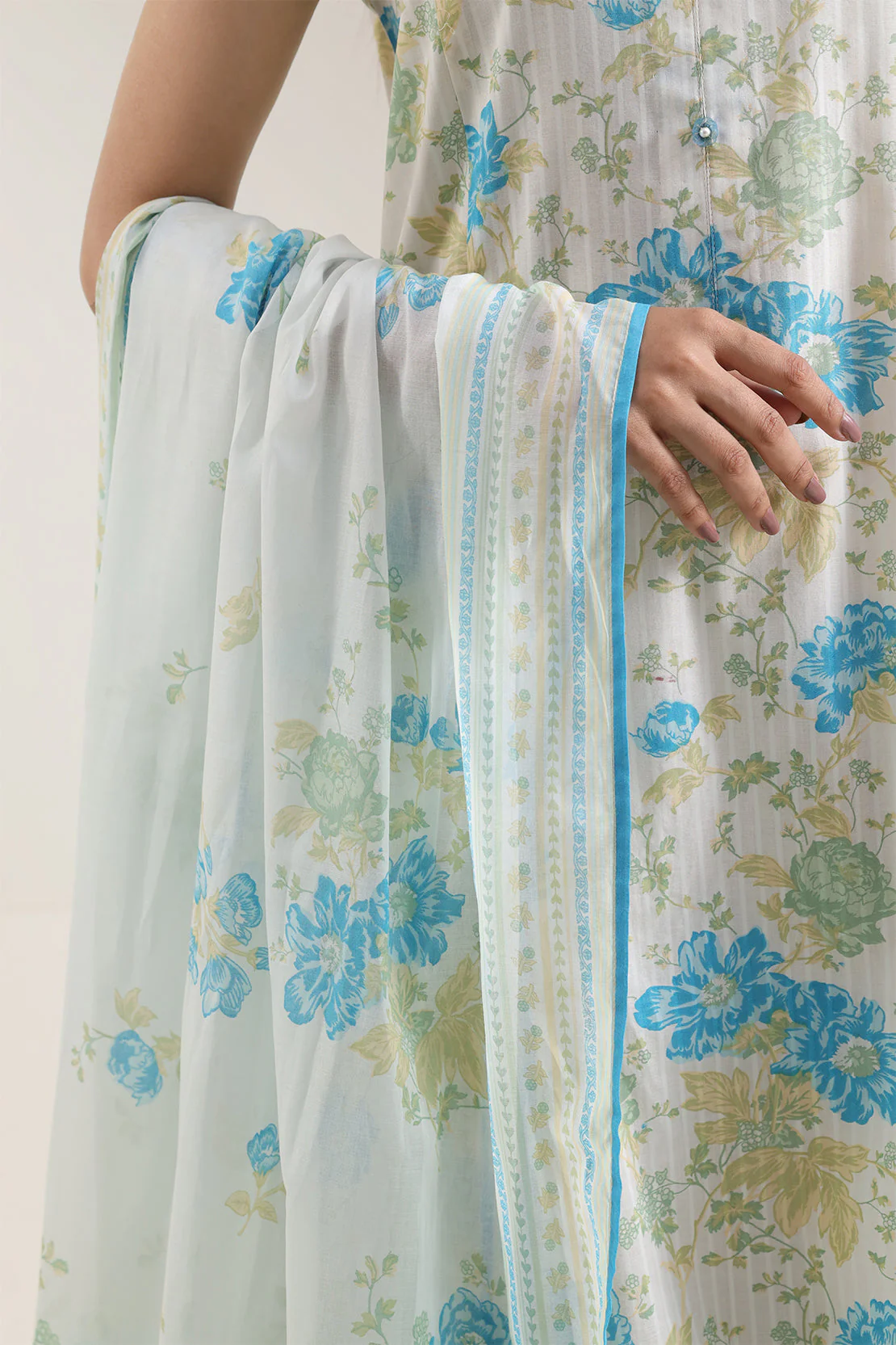 Unstitched Printed Self Strip Lawn 3 Piece - Image 5