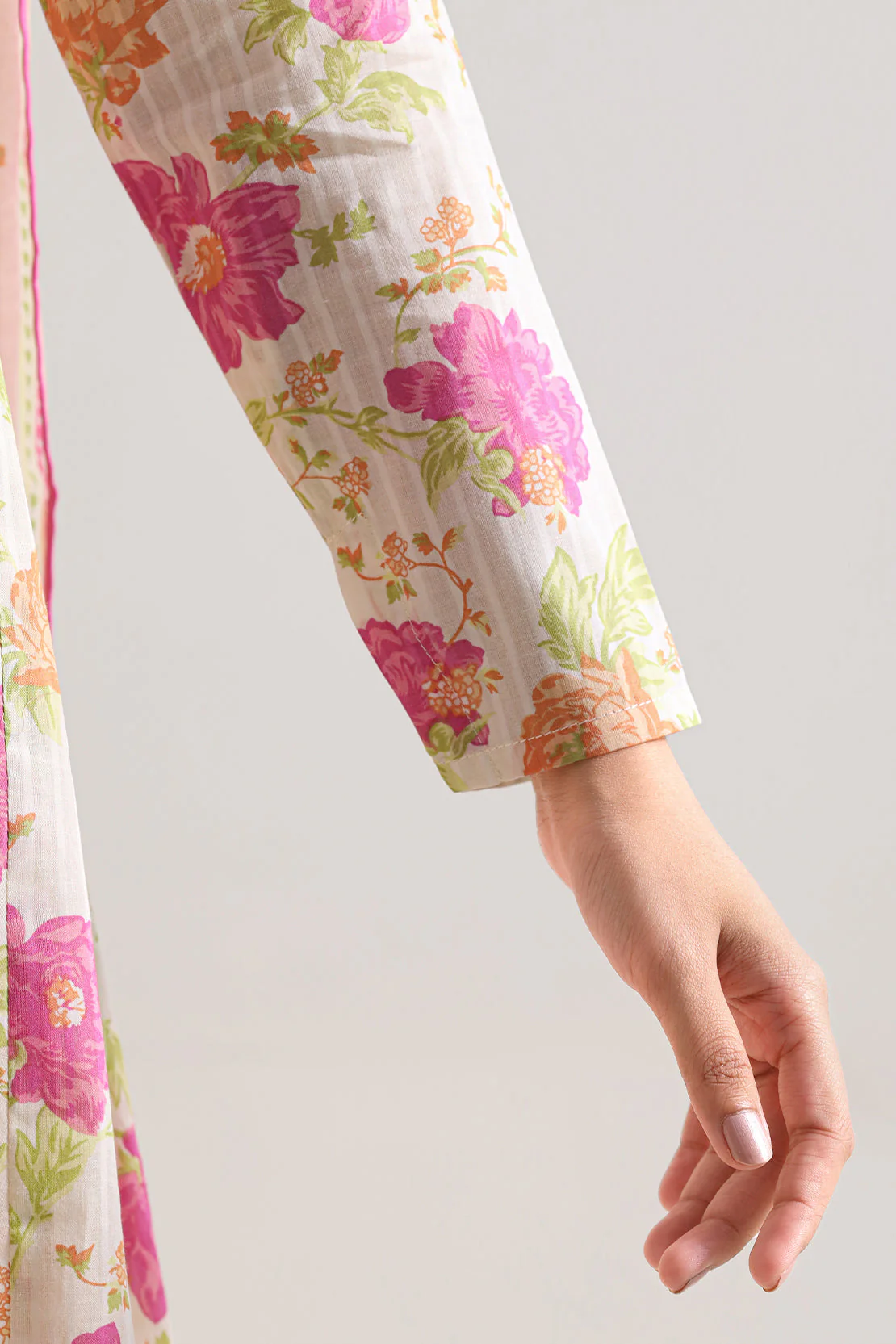 Unstitched Printed Self Strip Lawn 3 Piece - Image 4