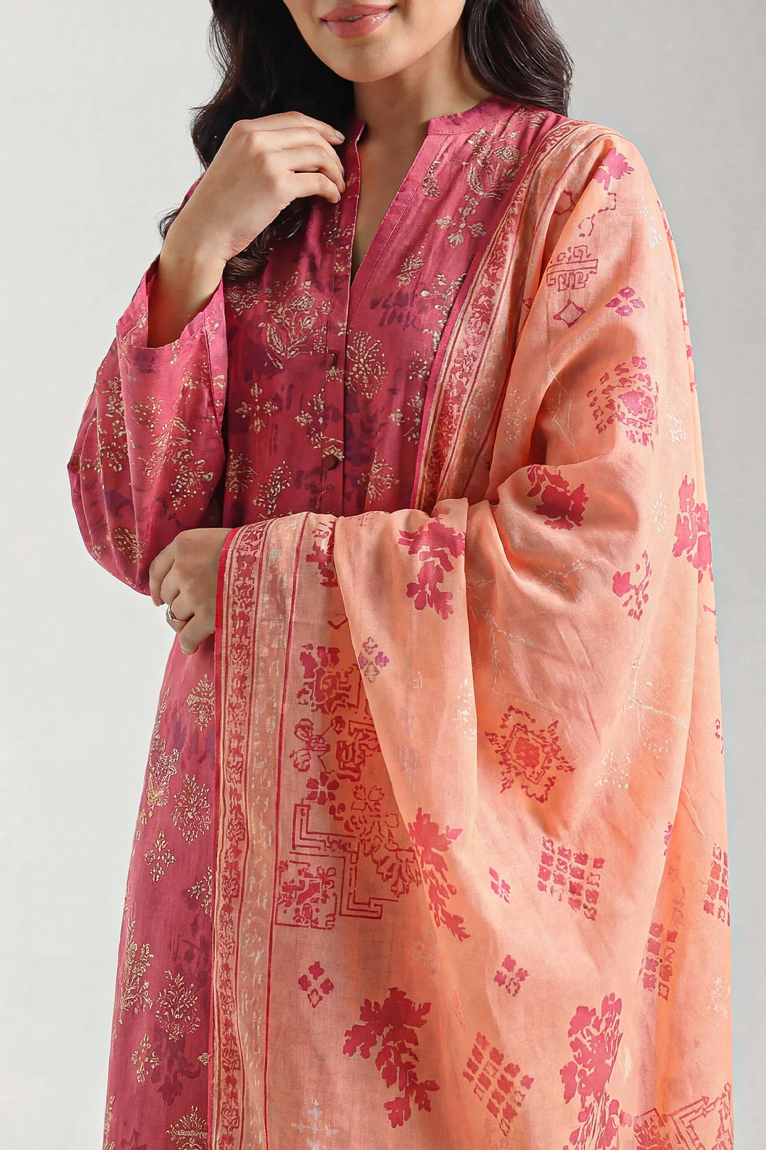 Unstitched Printed Self Strip Lawn 3 Piece - Image 4