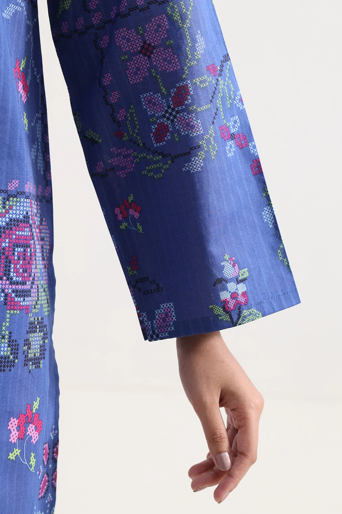 Unstitched Printed Self Strip Lawn 3 Piece - Image 5