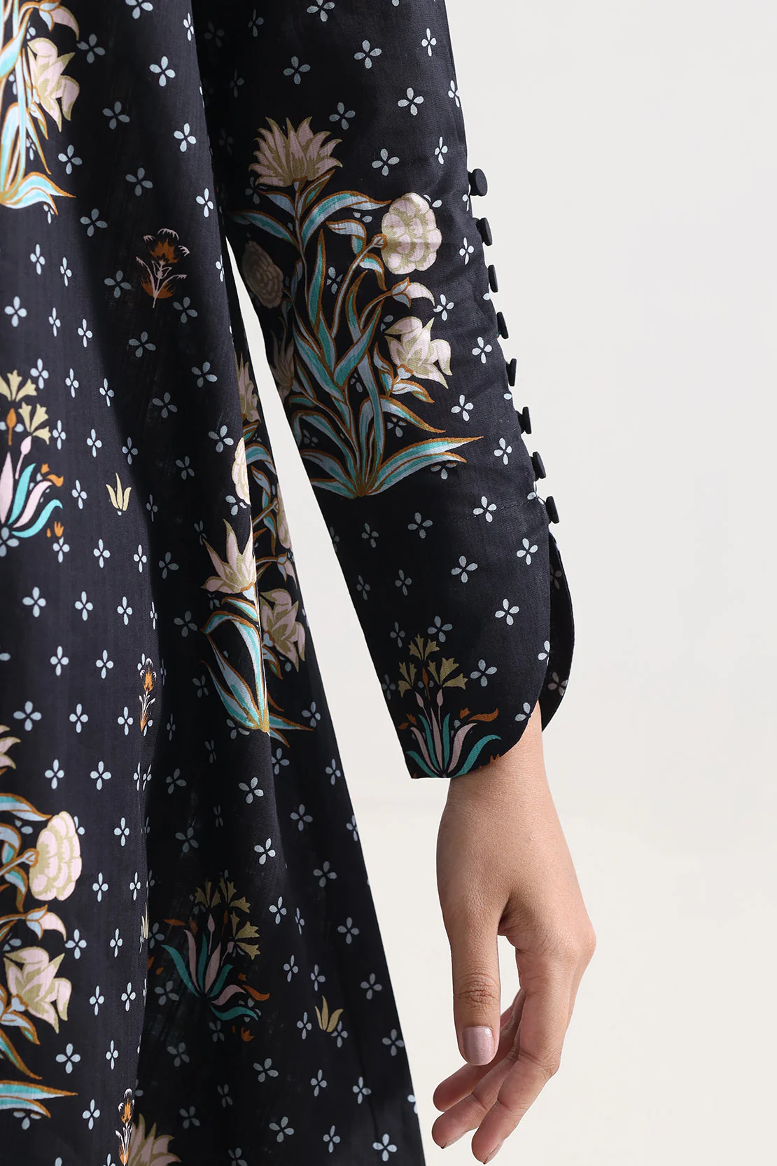 Unstitched Printed Self Strip Lawn 3 Piece - Image 4