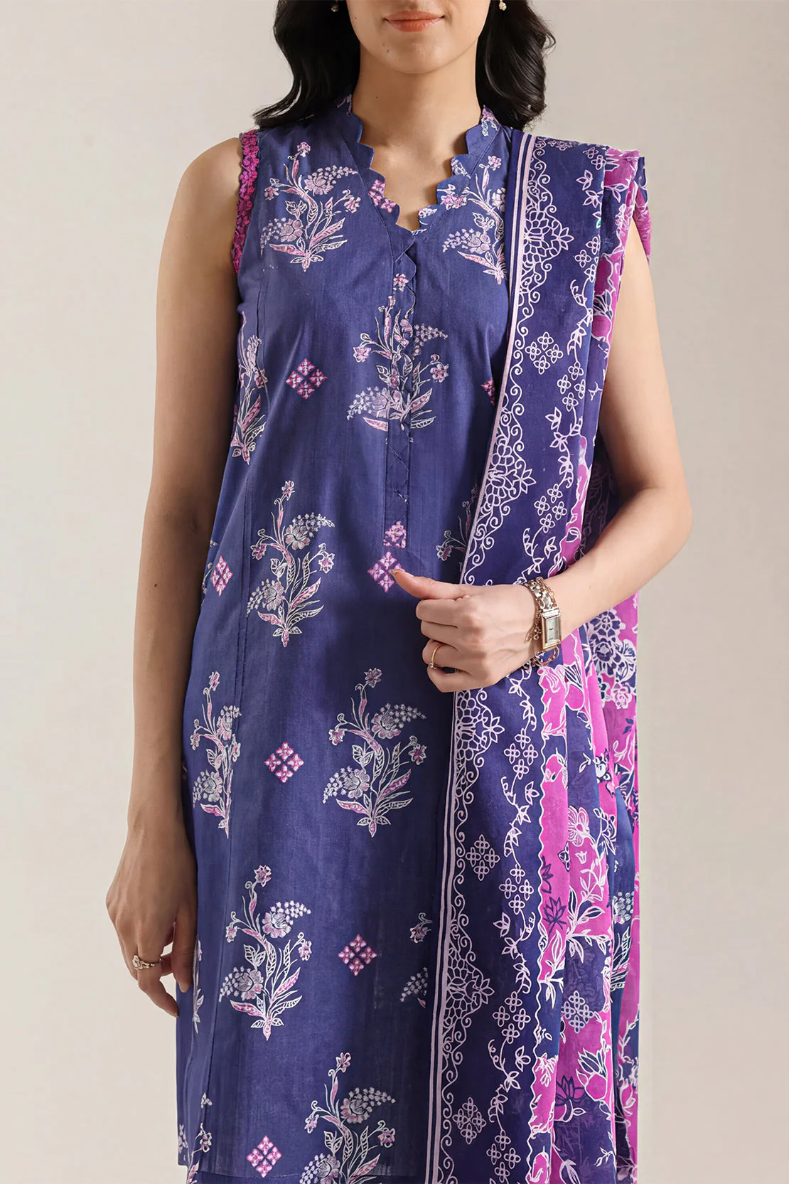 Unstitched Printed Self Strip Lawn 3 Piece - Image 2