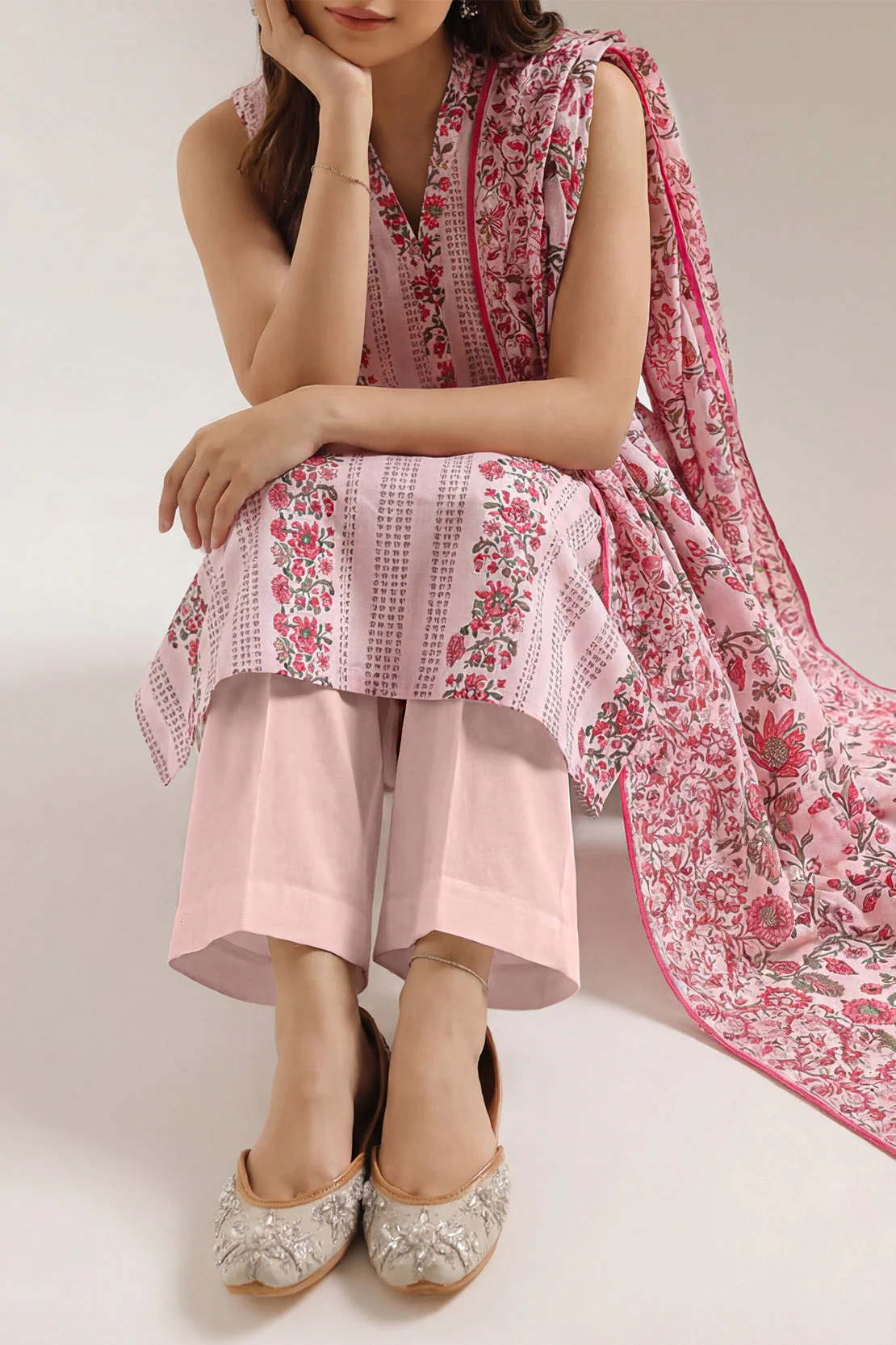 Unstitched Printed Self Strip Lawn 3 Piece - Image 3