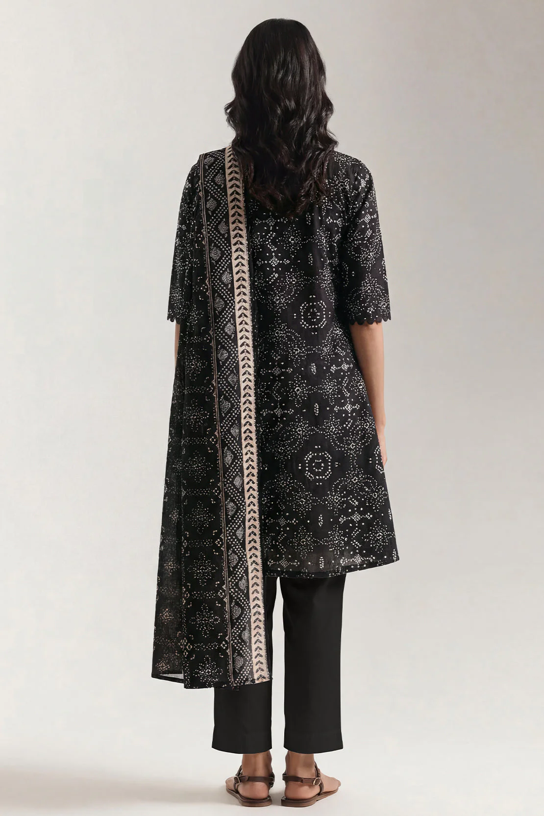 Unstitched Printed Self Strip Lawn 3 Piece - Image 4
