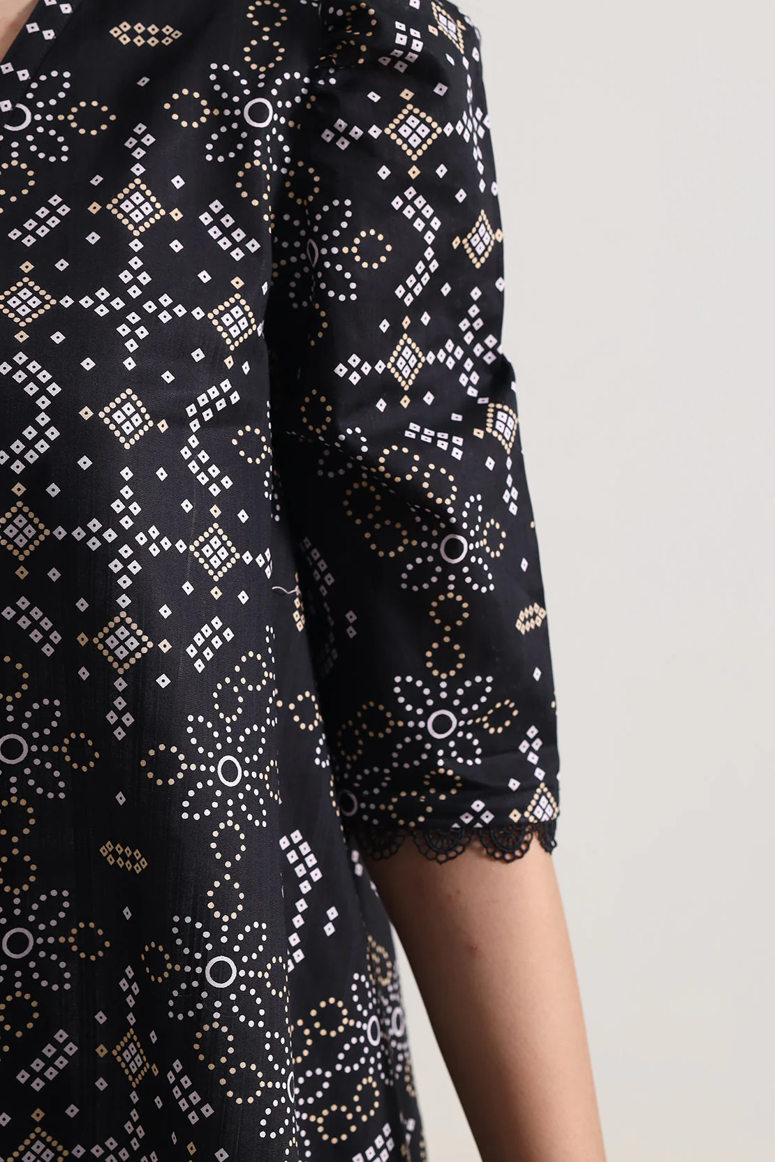 Unstitched Printed Self Strip Lawn 3 Piece - Image 6