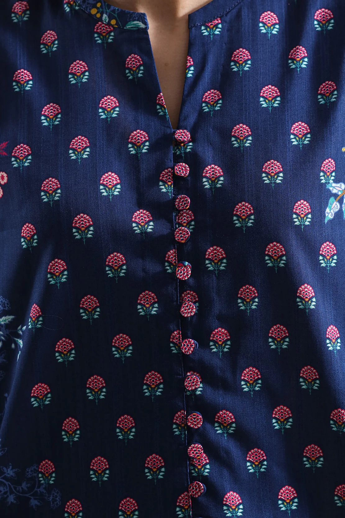 Unstitched Printed Self Strip Lawn 3 Piece - Image 4