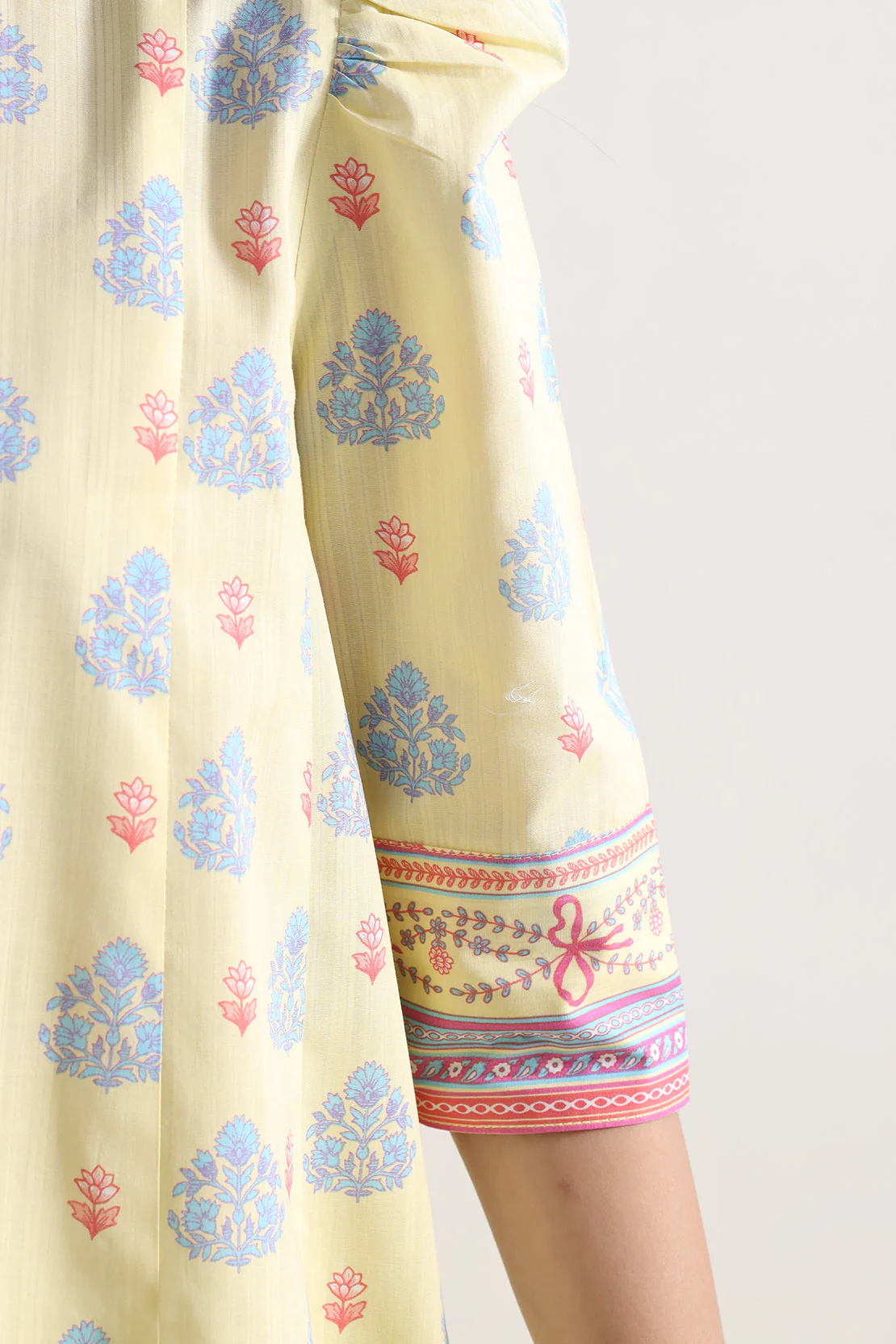 Unstitched Printed Self Strip Lawn 3 Piece - Image 6