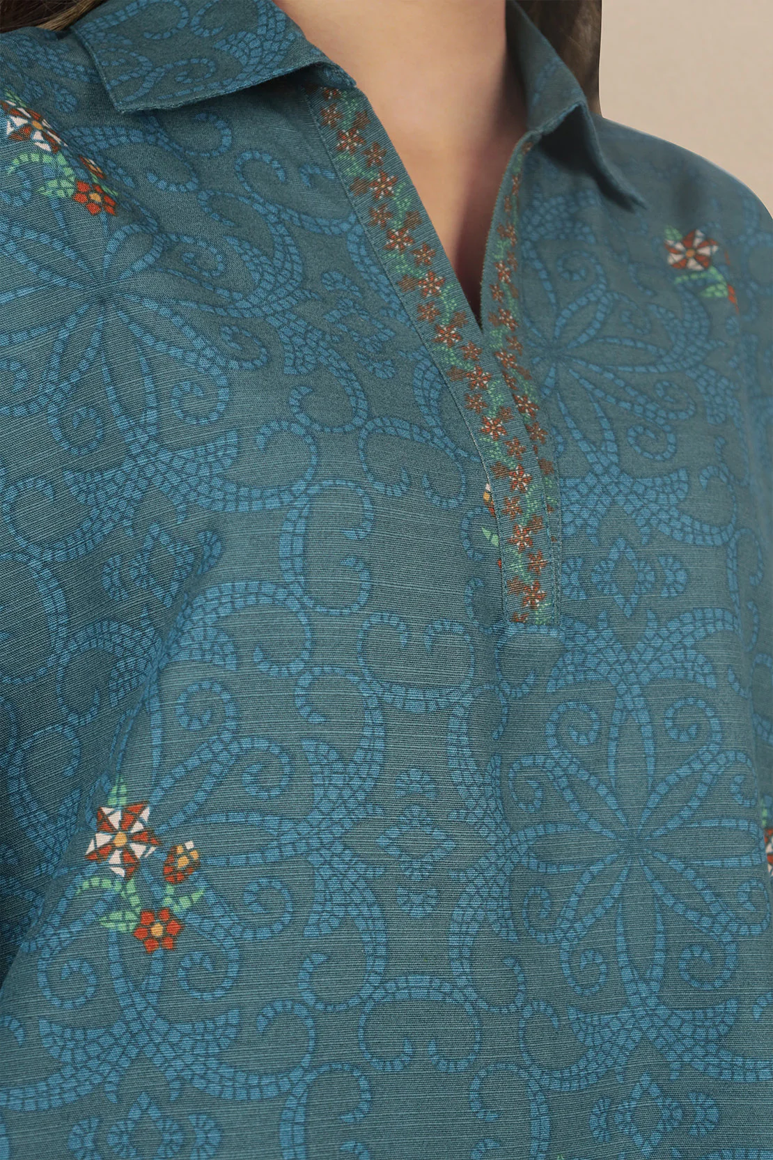 Unstitched Printed Soft Khaddar 2 Piece (Shirt/Trouser) - Image 3