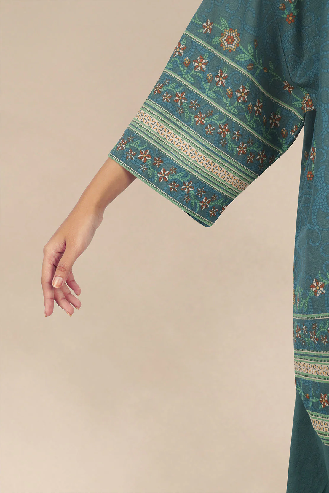 Unstitched Printed Soft Khaddar 2 Piece (Shirt/Trouser) - Image 4