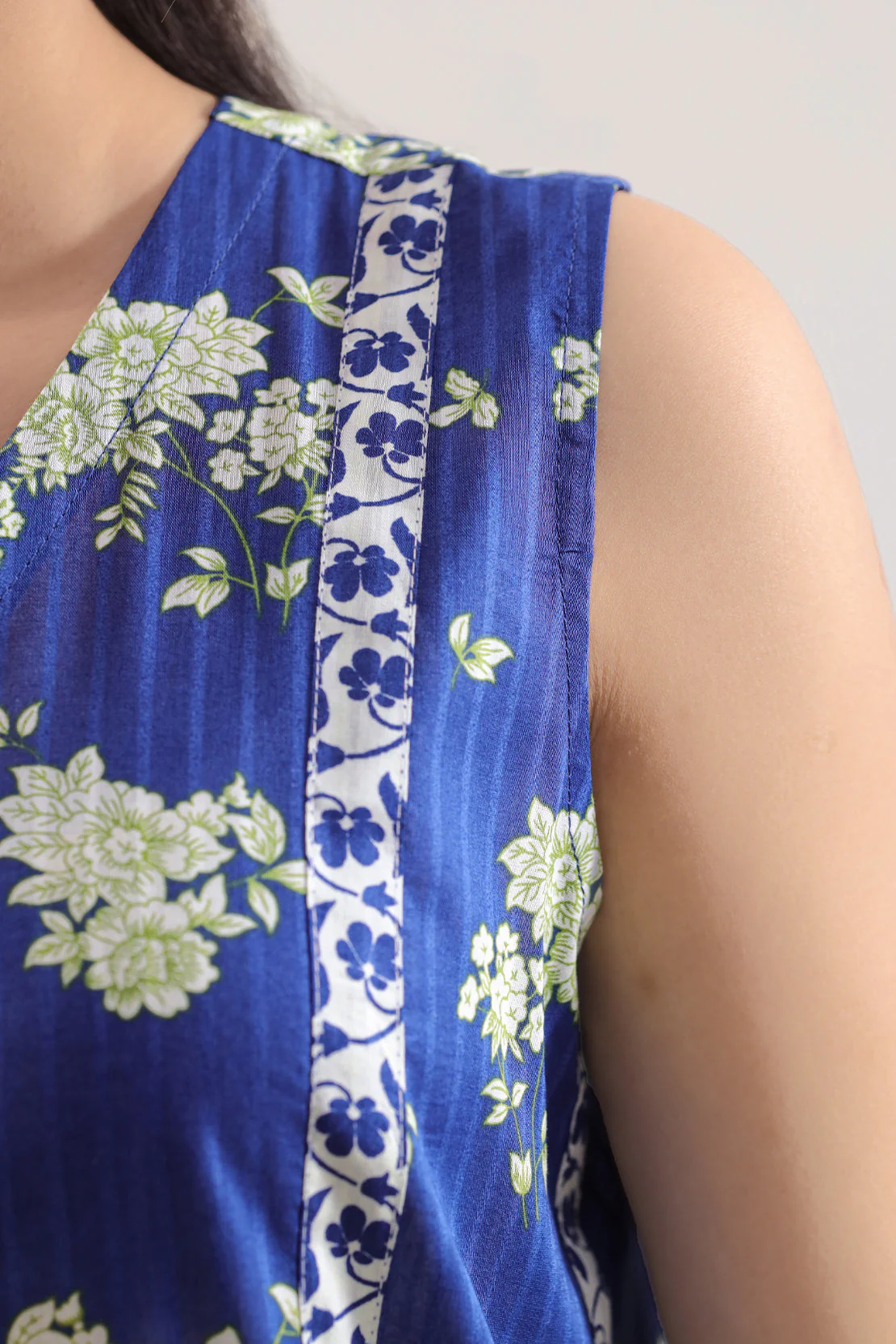Unstitched Printed Strip Lawn 3 Piece - Image 5