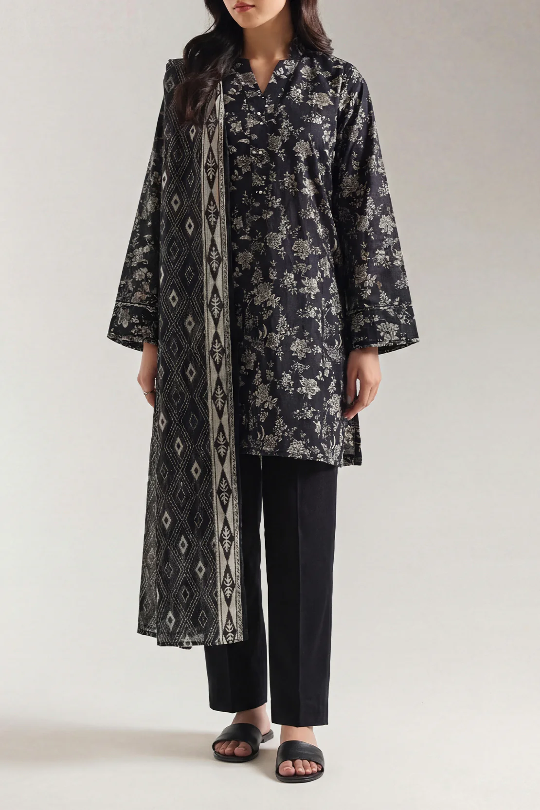 Unstitched Printed Strip Lawn 3 Piece - Image 2