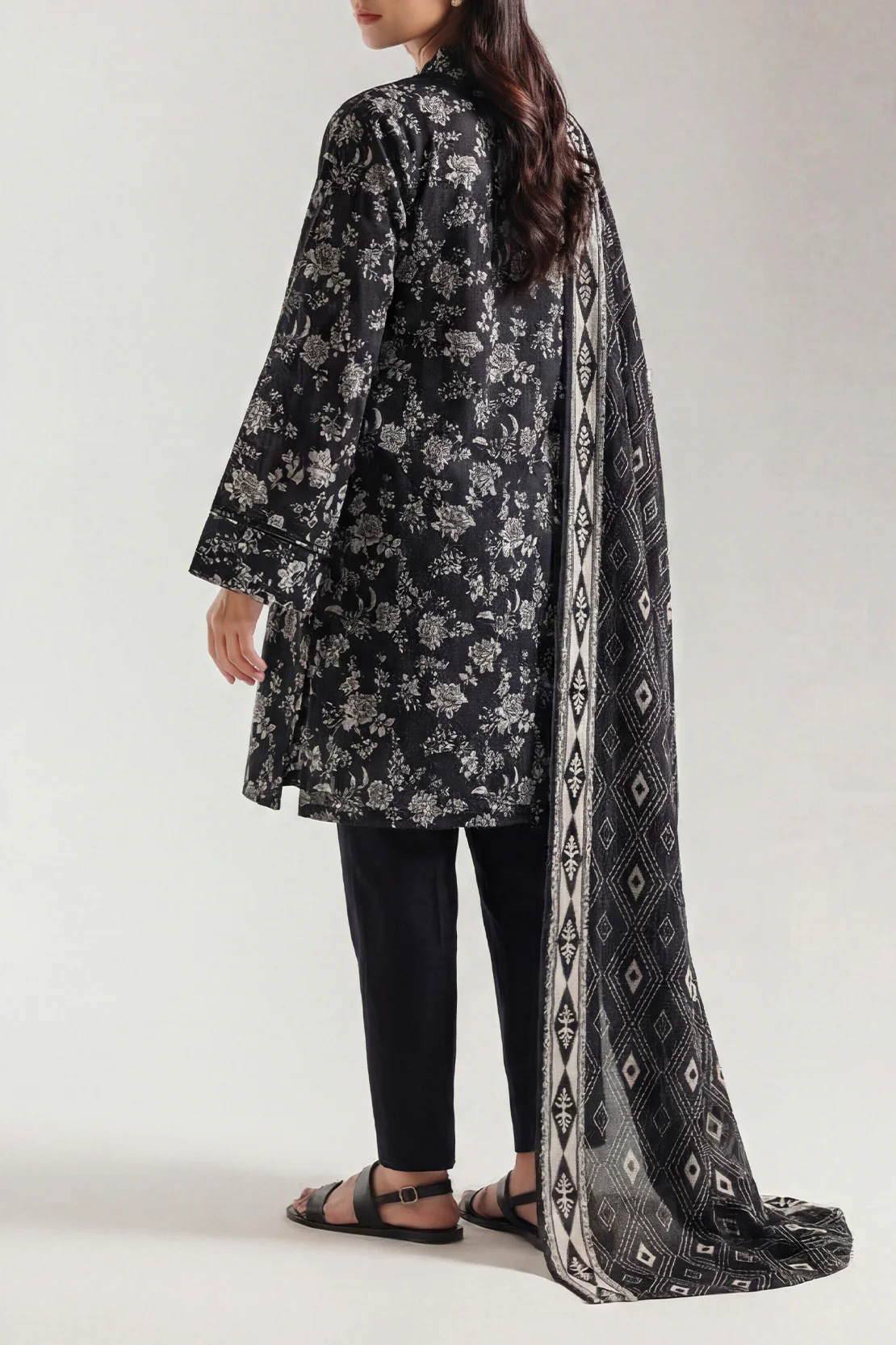 Unstitched Printed Strip Lawn 3 Piece - Image 3