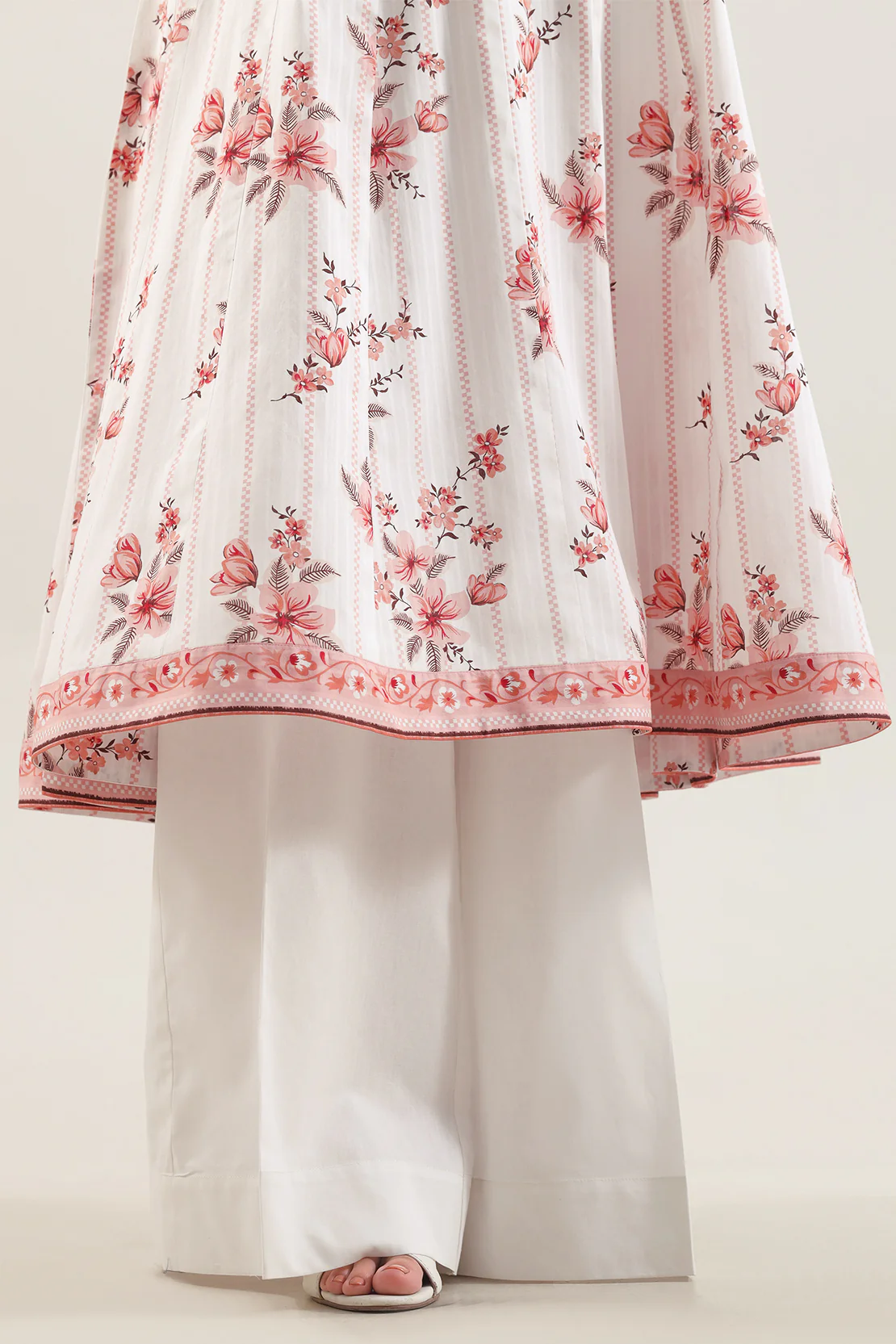 Unstitched Printed Stripe Lawn 3 Piece - Image 5