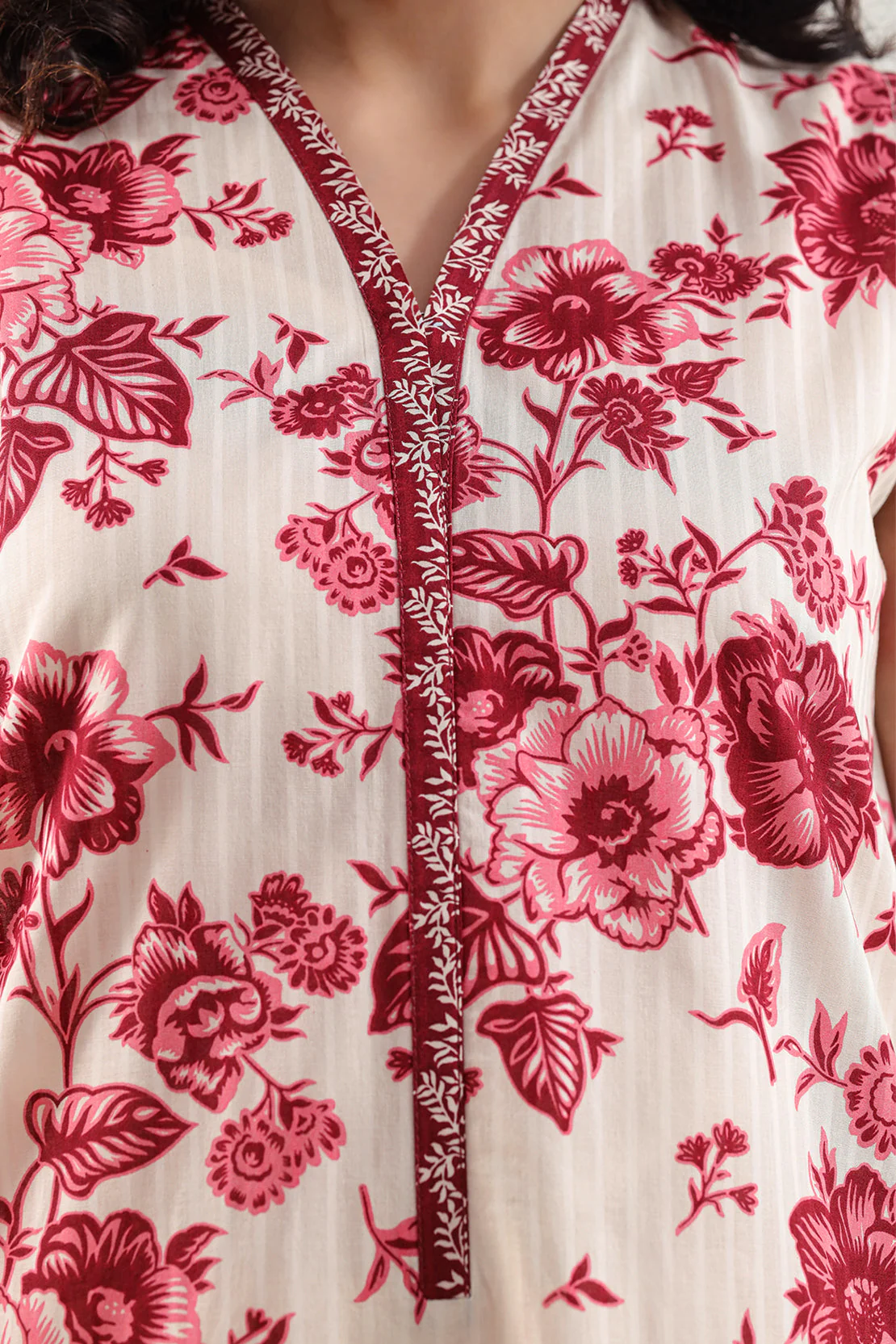 Unstitched Printed Stripe Lawn 3 Piece - Image 3