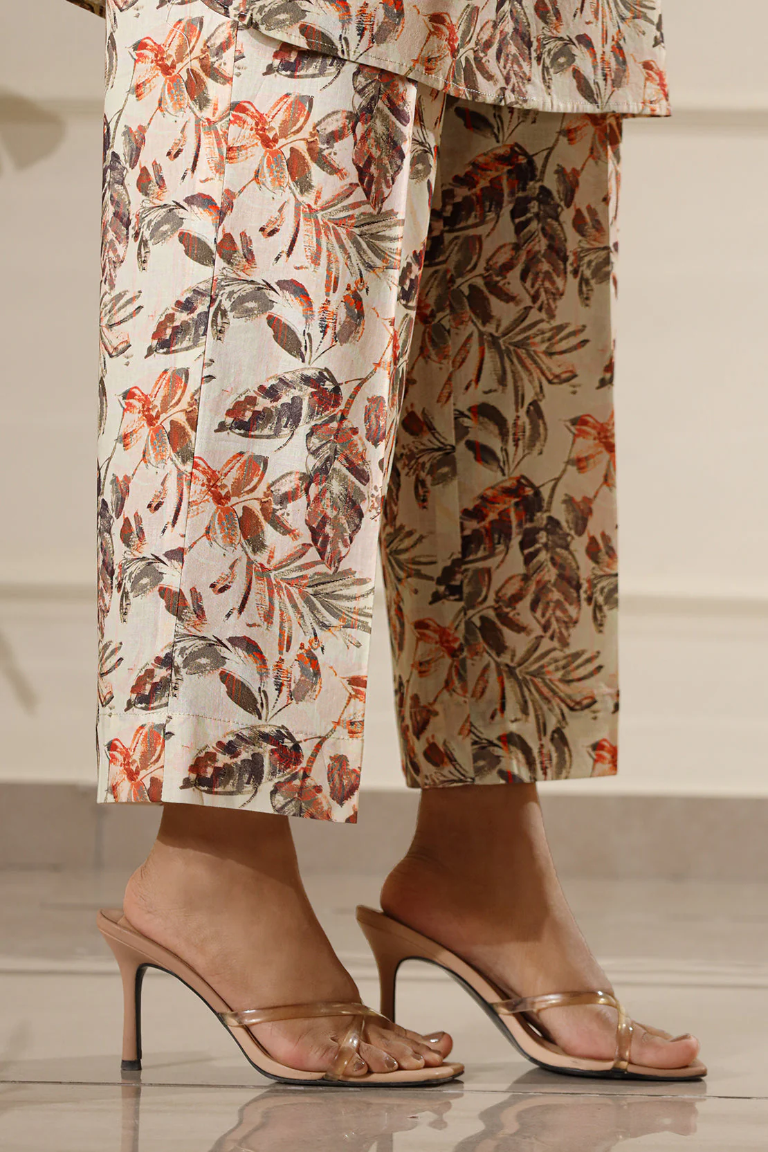 Unstitched Printed Stripe Lawn Shirt - Image 5
