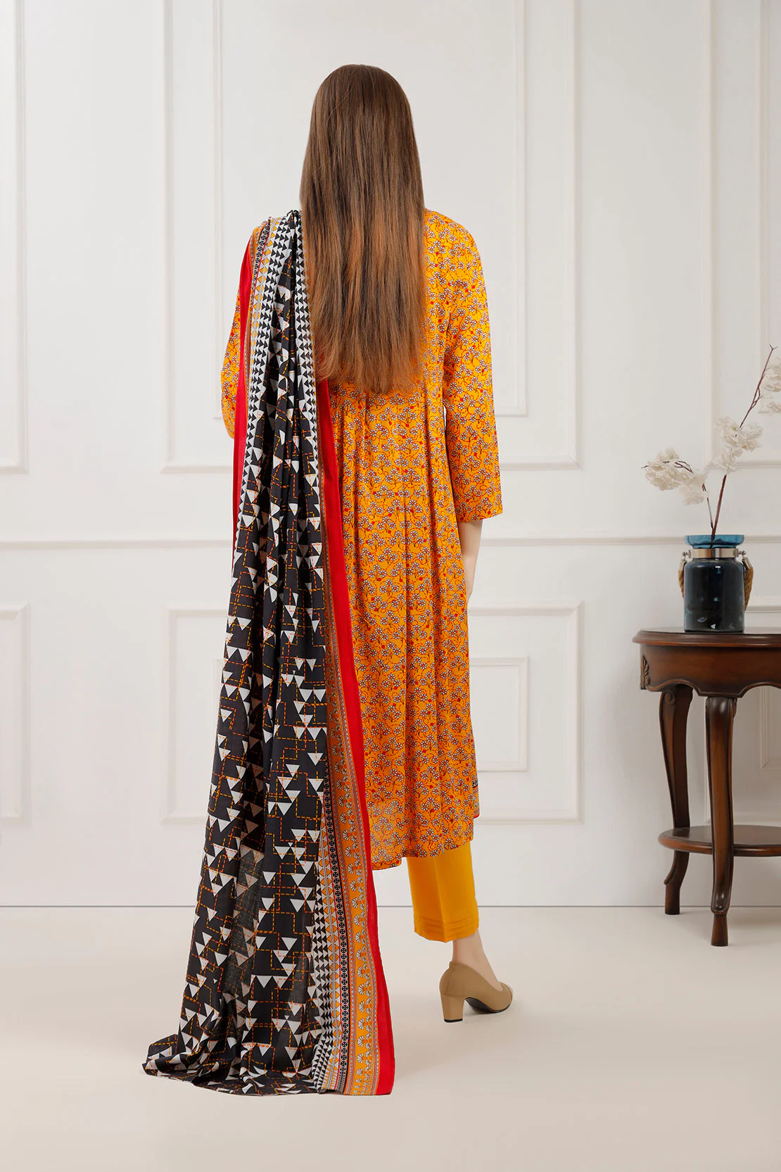Unstitched Printed Arabic Lawn 3 Piece - Image 2
