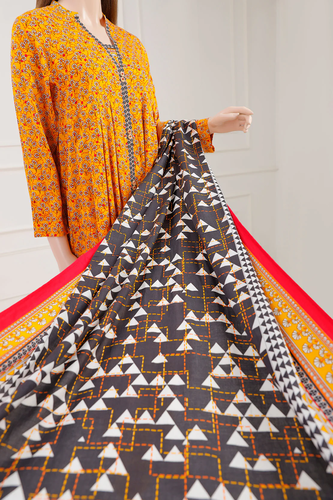 Unstitched Printed Arabic Lawn 3 Piece - Image 4