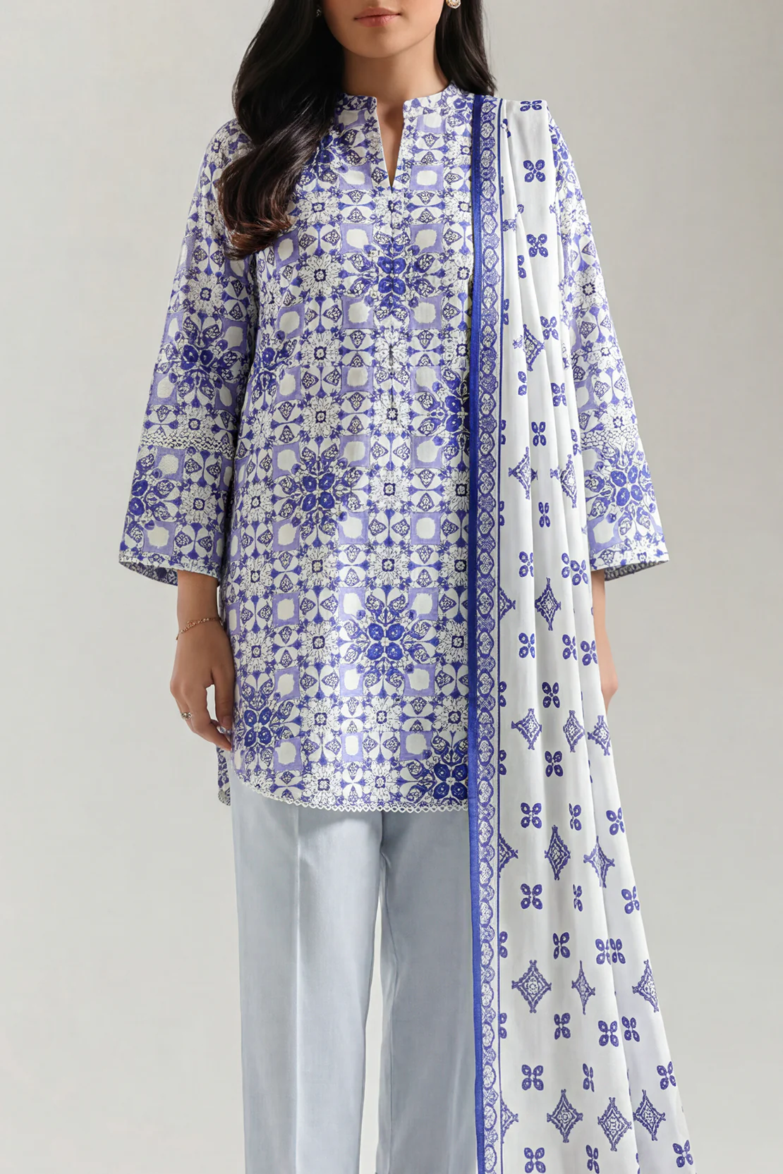 Unstitched Printed Warm Cotton 3 Piece - Image 2