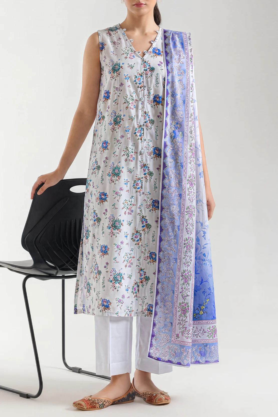 Unstitched Printed Warm Cotton 3 Piece - Image 3