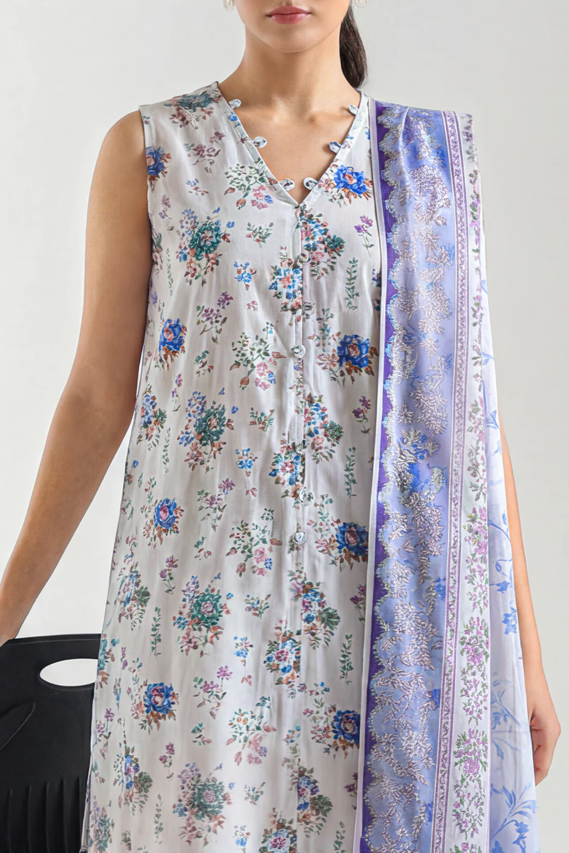 Unstitched Printed Warm Cotton 3 Piece - Image 4