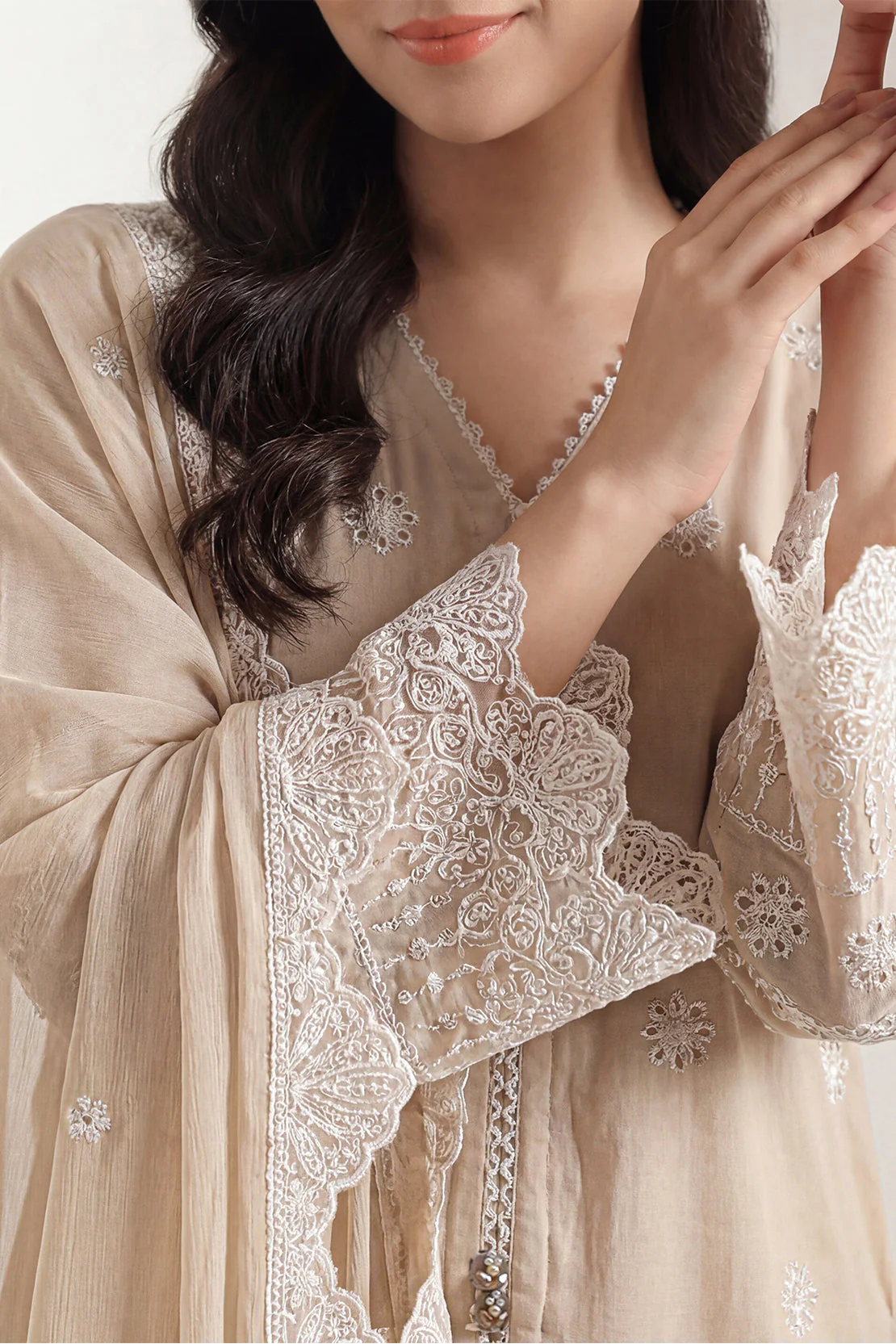 Unstitched Solid Embroidered Cambric 3 Piece Chiffon Dupatta - Image 5