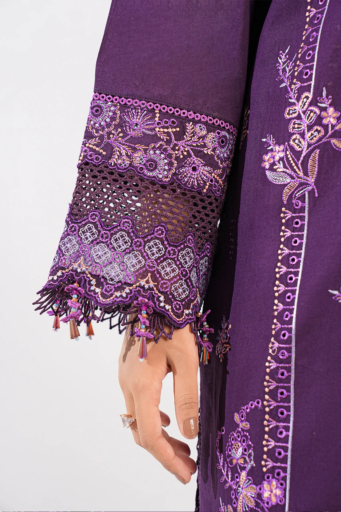 Unstitched Solid Embroidered Cambric 3 Piece with Chiffon Dupatta - Image 7