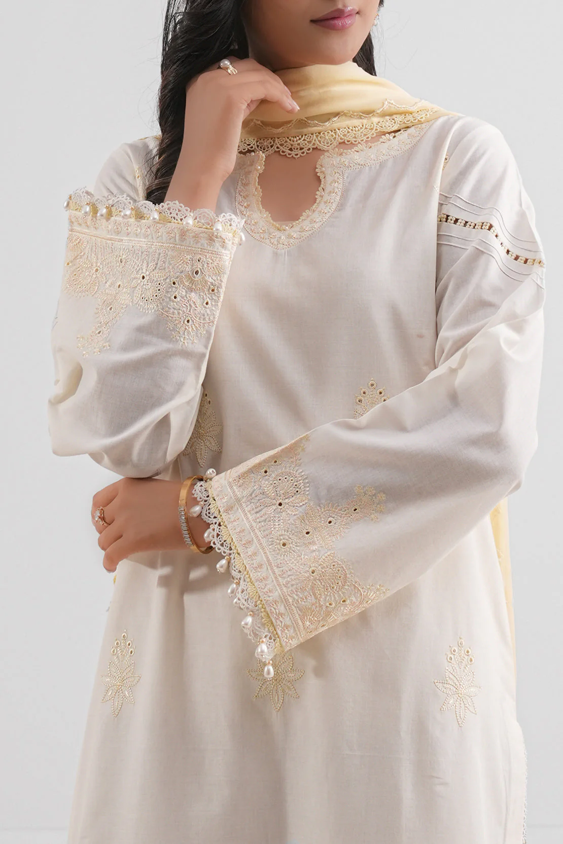 Unstitched Solid Embroidered Cambric 3 Piece With chiffon Dupatta - Image 2