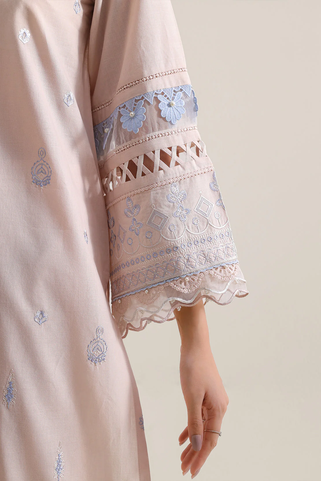 Unstitched Solid Embroidered Cambric 3 Piece With Chiffon Dupatta - Image 4