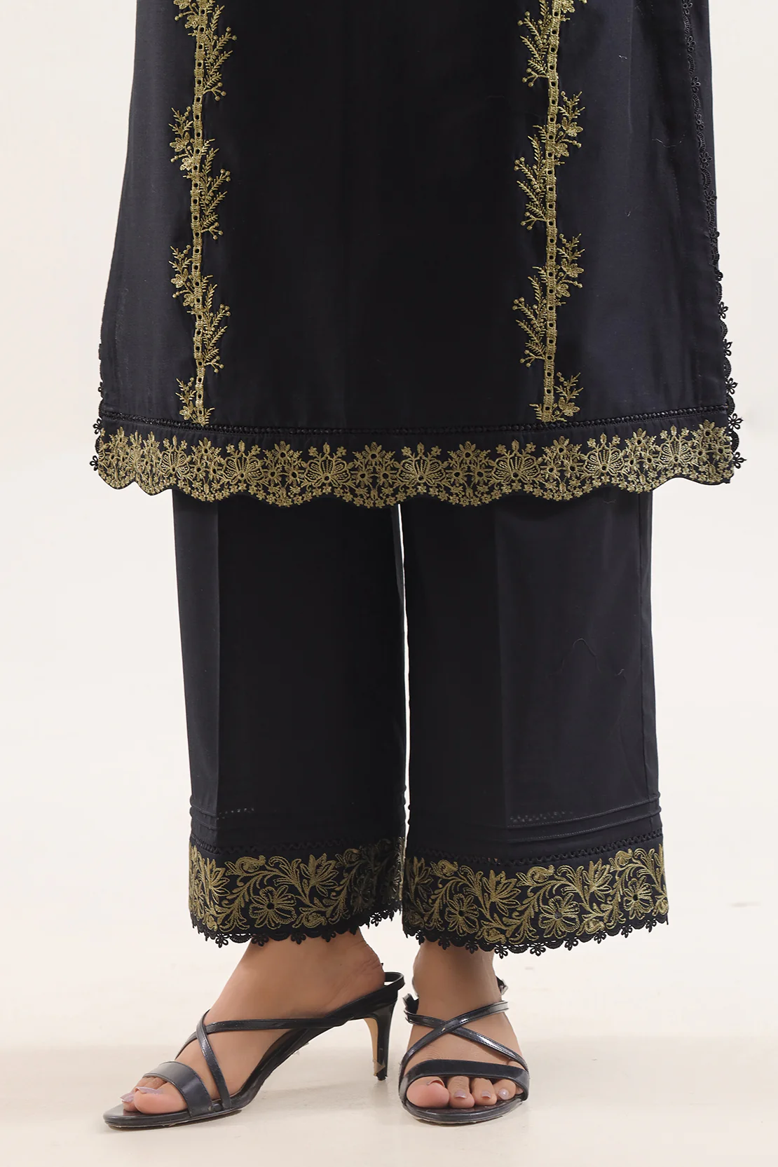 Unstitched Solid Embroidered Cambric 3 Piece With (Chiffon Dupatta) - Image 6