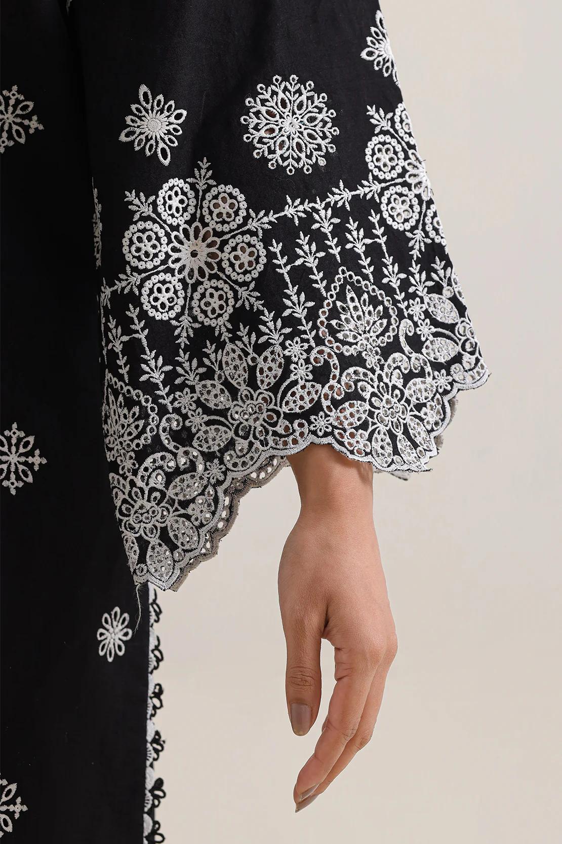 Unstitched Solid Embroidered Cambric 3 Piece With (Chiffon Dupatta) - Image 4