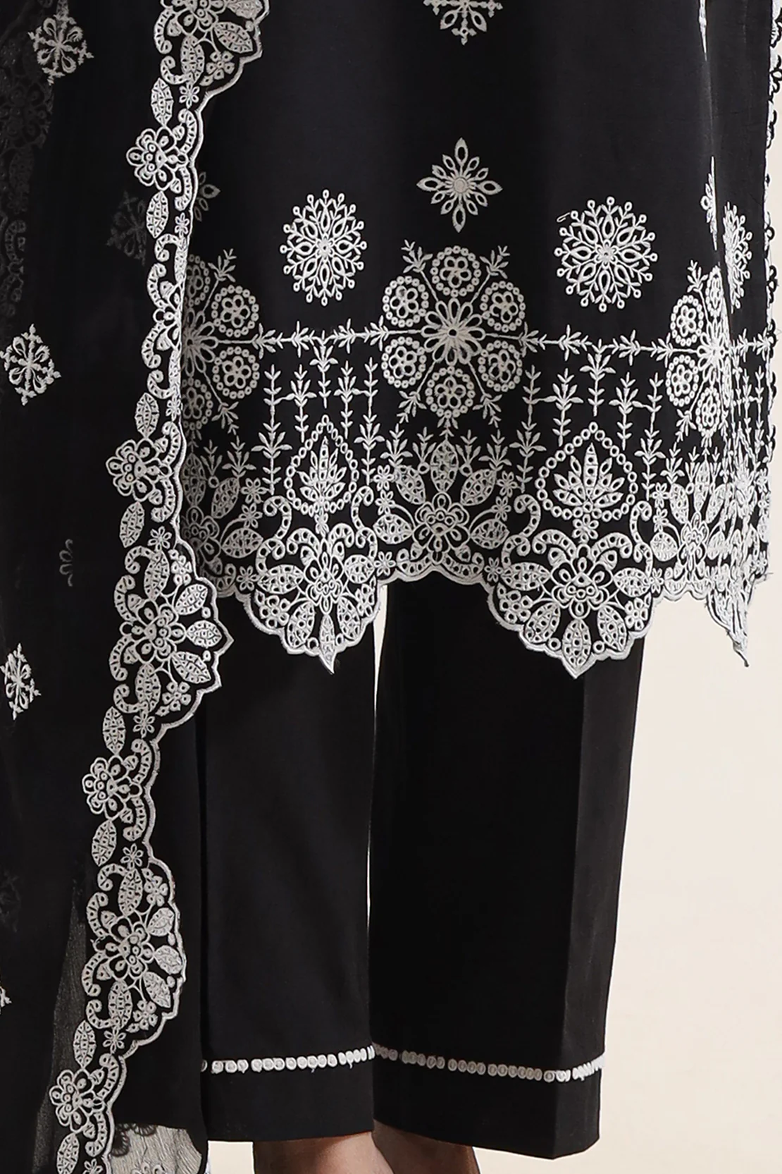 Unstitched Solid Embroidered Cambric 3 Piece With (Chiffon Dupatta) - Image 5
