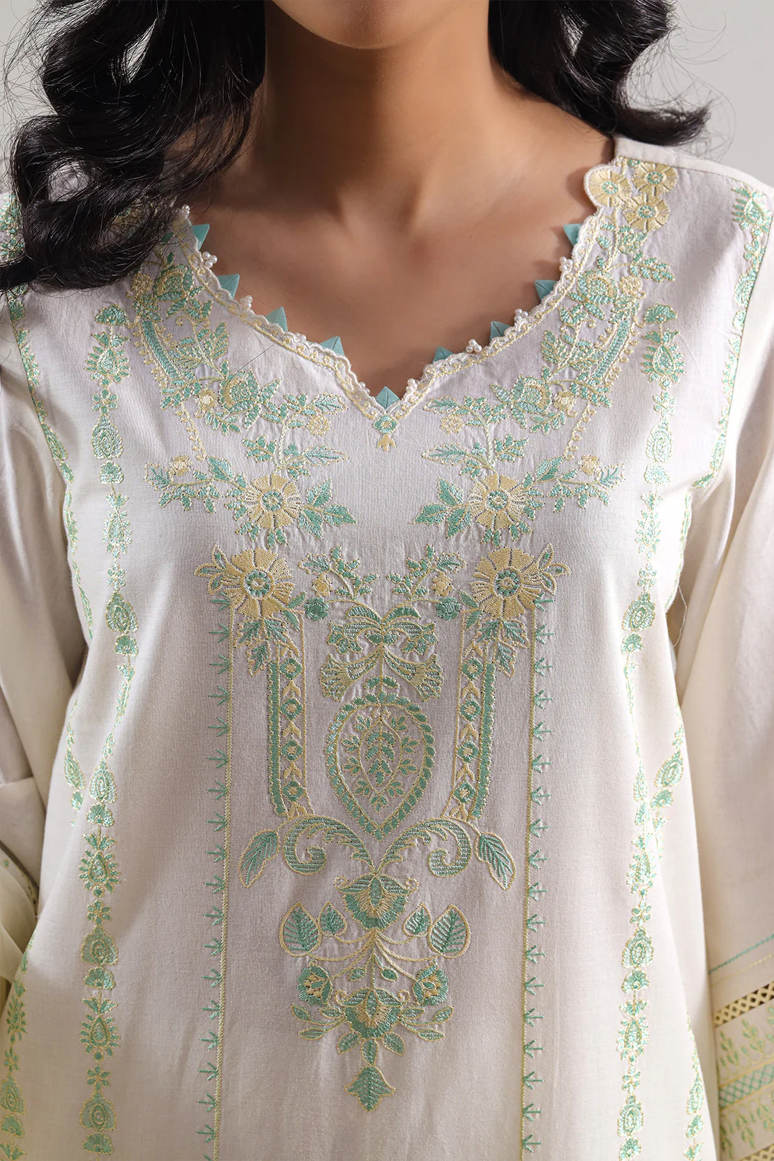 Unstitched Solid Embroidered Cambric 3 Piece - Image 3