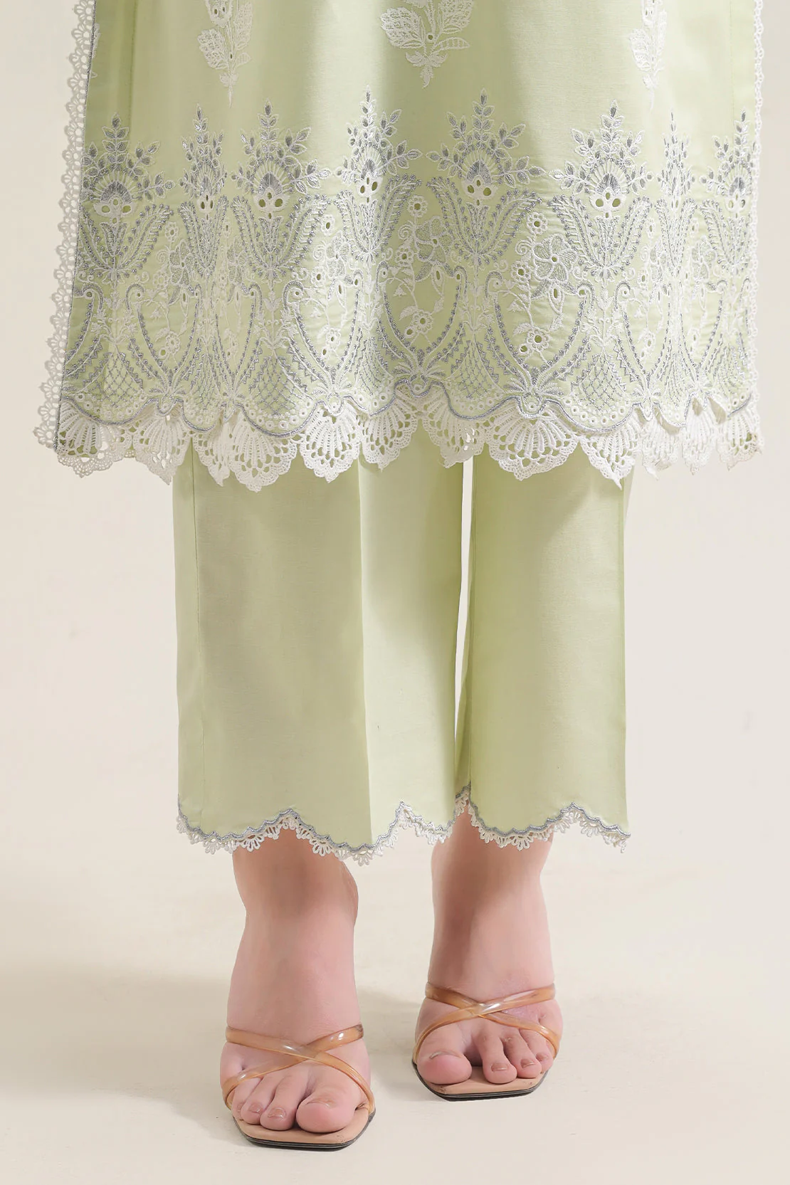 Unstitched Solid Embroidered Cambric 3 Piece - Image 5