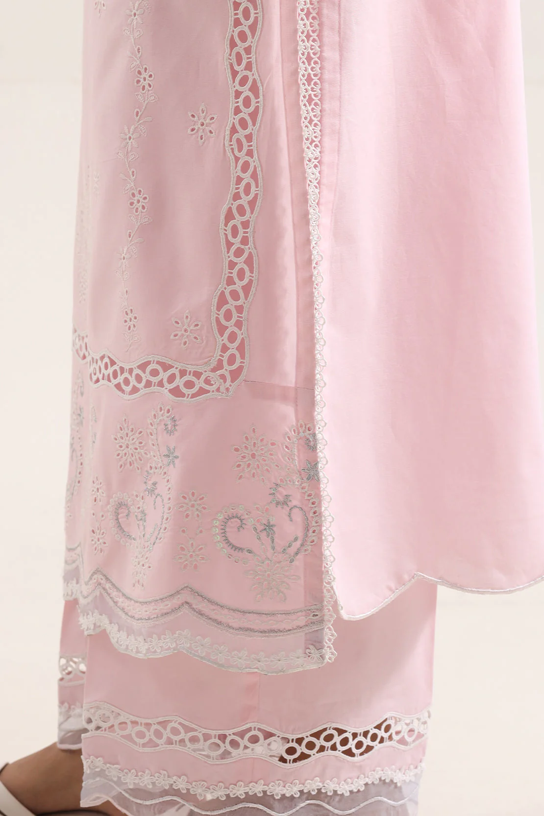 Unstitched Solid Embroidered Cambric 3 Piece - Image 7