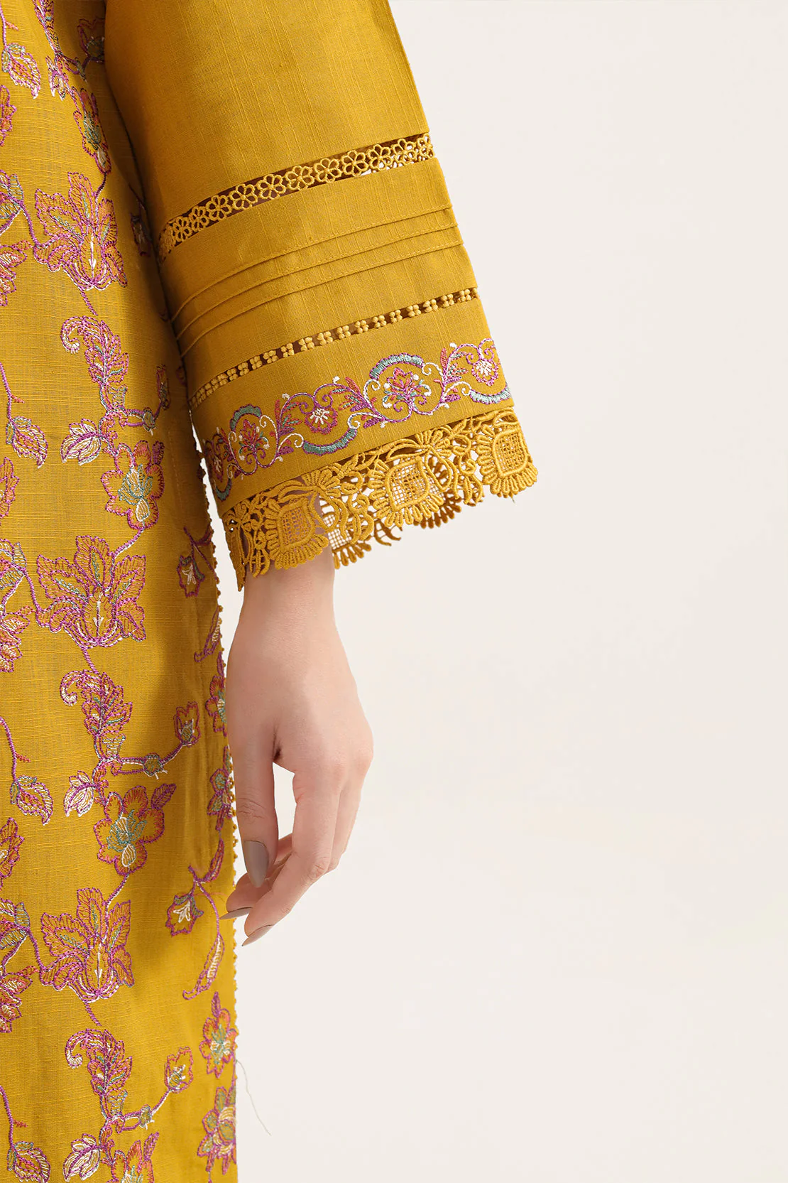 Unstitched Solid Embroidered Cross Hatch 3 Piece - Image 4