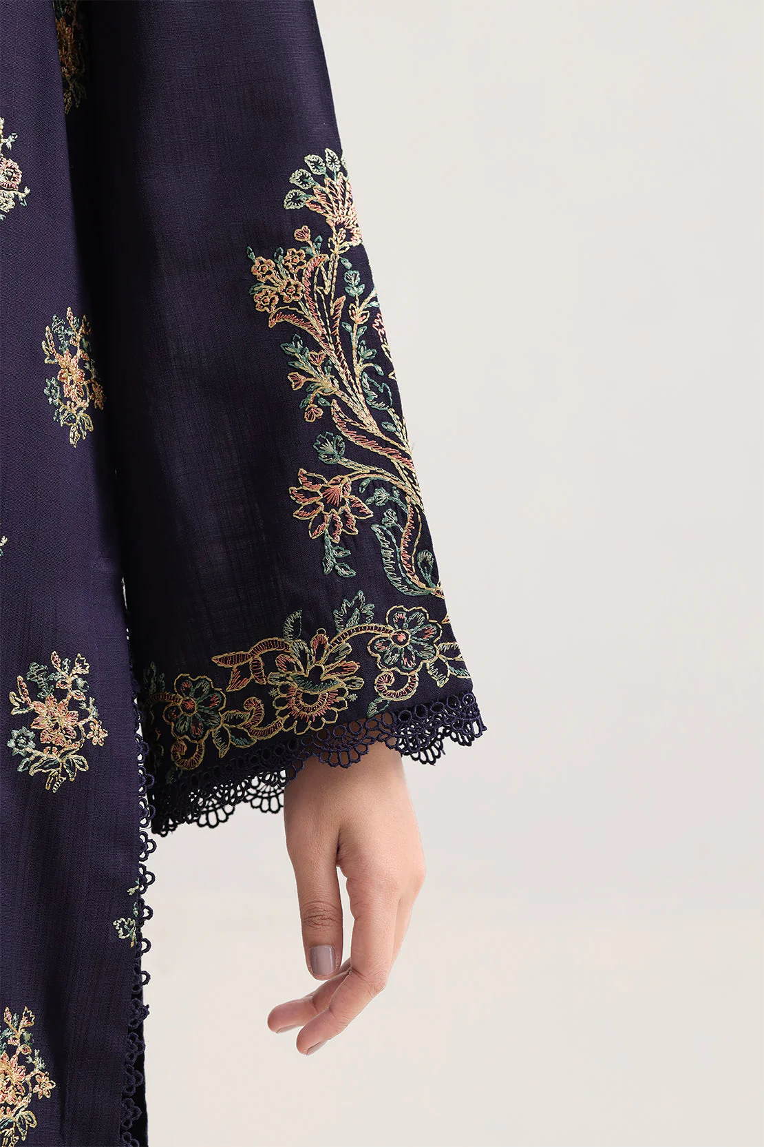 Unstitched Solid+Embroidered Cross Hatch 3 Piece - Image 4