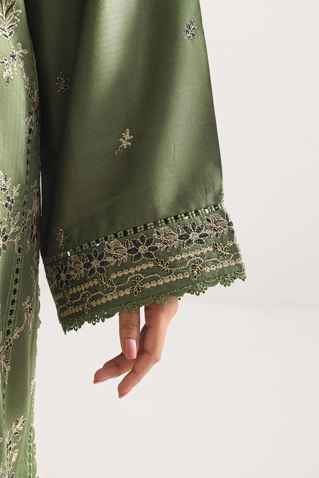 Unstitched Solid Embroidered Herringbone 3 Piece - Image 5