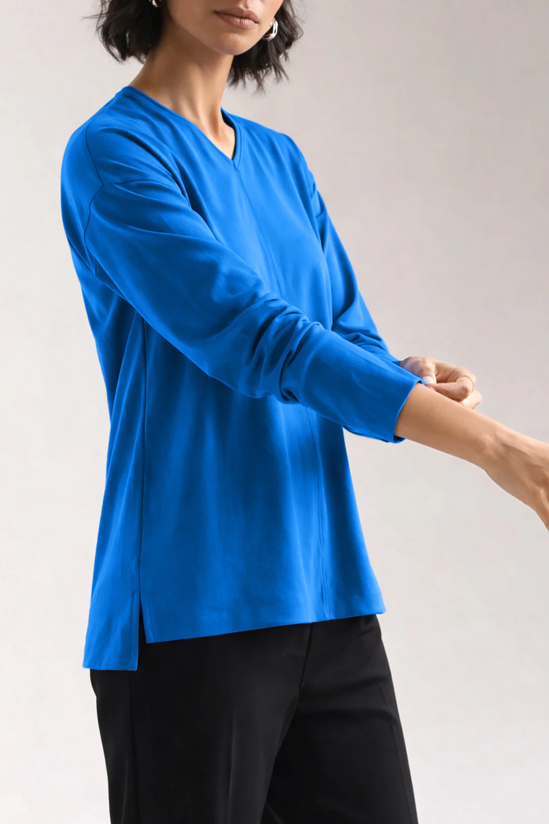 V-Neck Wide Sleeve Crepe Top - Image 4