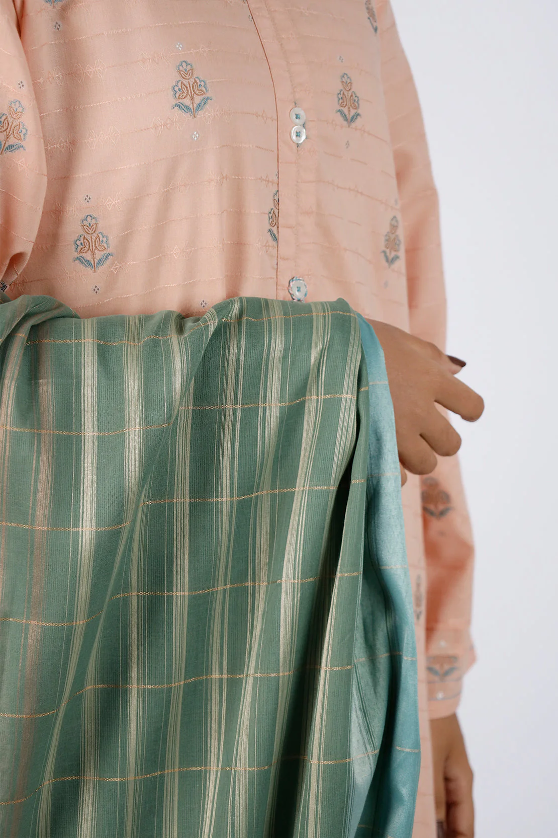 Zari Strip Dupatta - Image 5