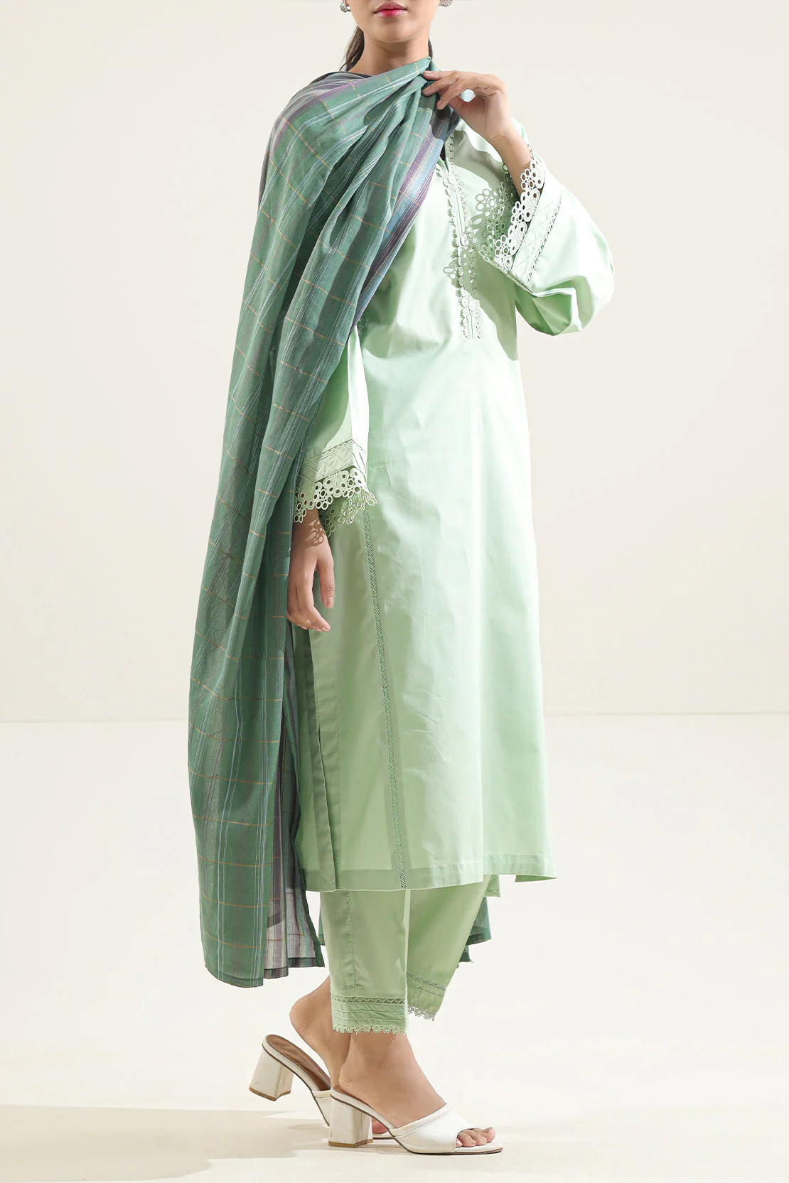Zari Strip Dupatta - Image 2