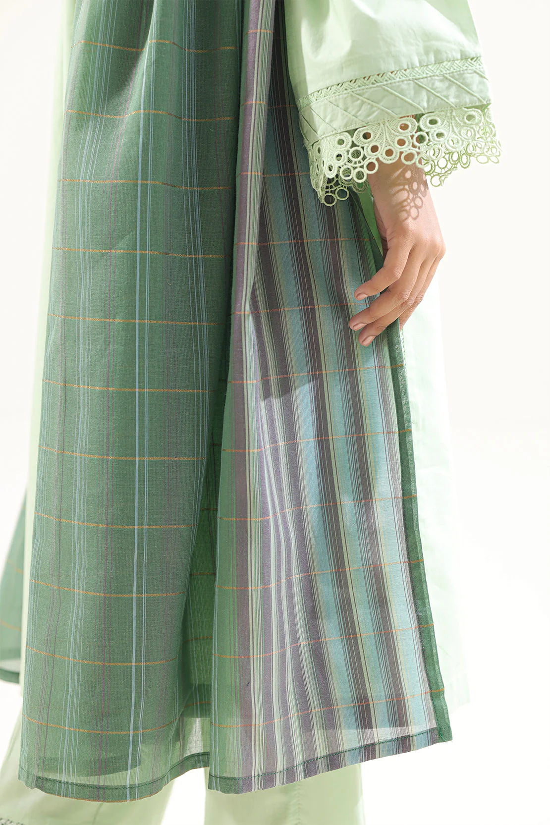 Zari Strip Dupatta - Image 5